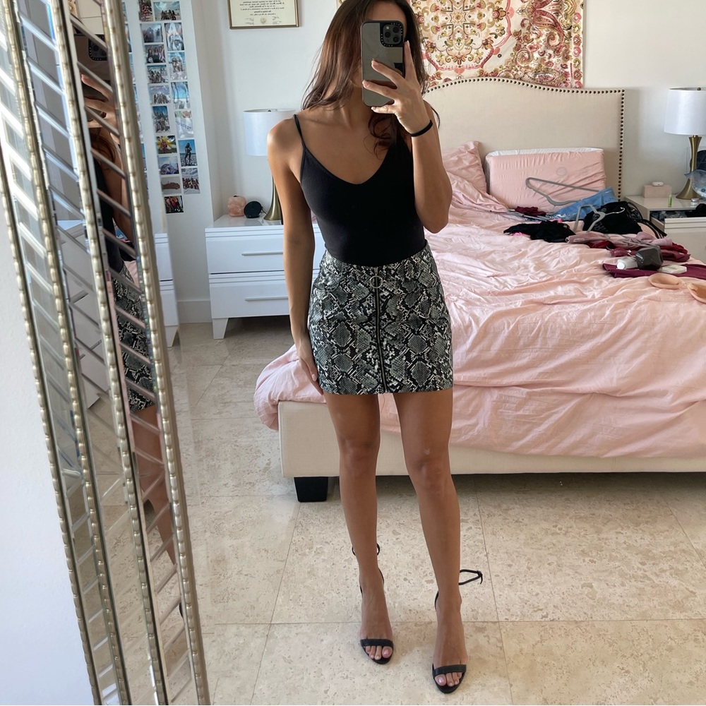 Zip up mini skirt